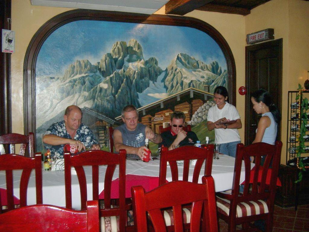 Swiss Chalet Анхелес Экстерьер фото